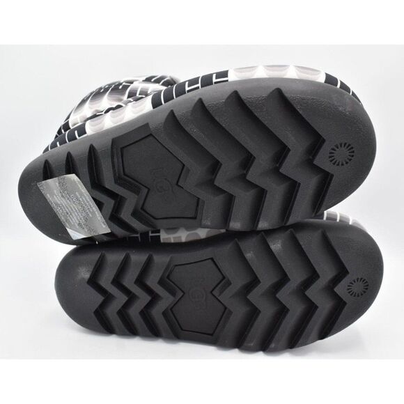 UGG Womens Size 7 Classic Maxi Black White Wave UGGPlush Wool Blend Short Boots - Picture 10 of 13